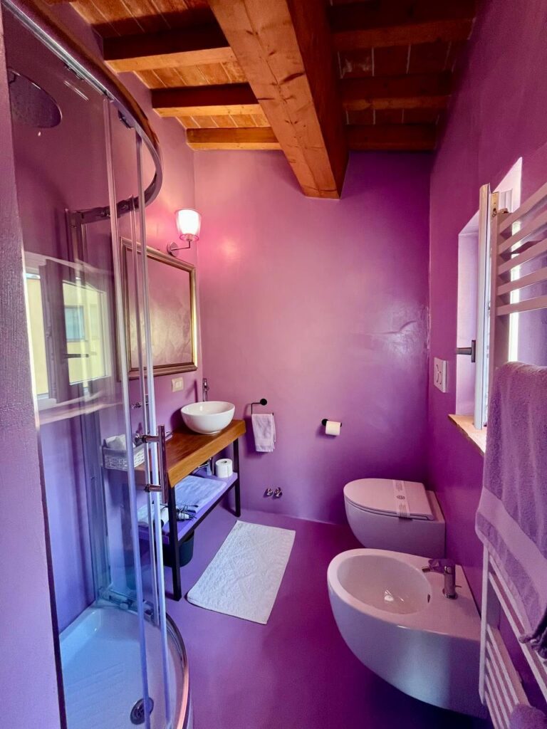 bagno camera lilla del matana b&b